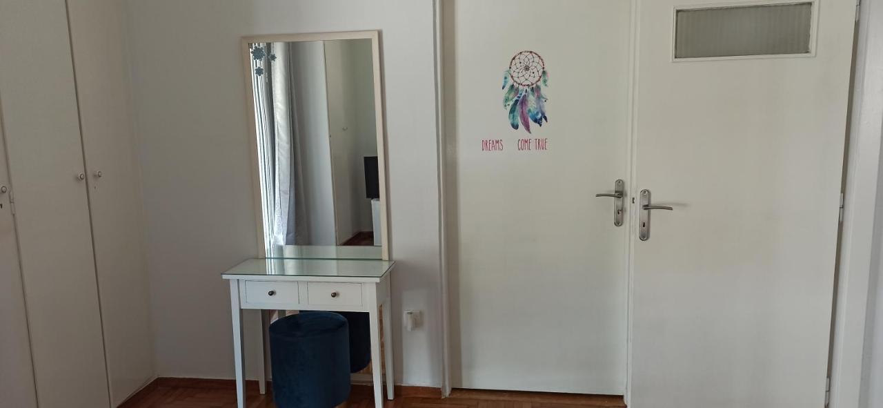 Chris'S Athens Home In The Center Of Everything Екстер'єр фото
